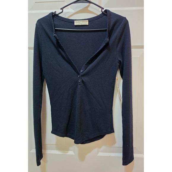 Vintage Threadz Tops - NWT Vintage Threadz Black Henley Long Sleeve Scoop Neck Top - Size M
